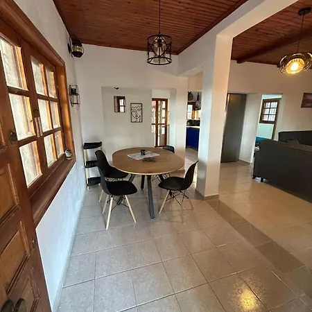 Private House Near Amarynthos, Evia, Greece Nyaraló